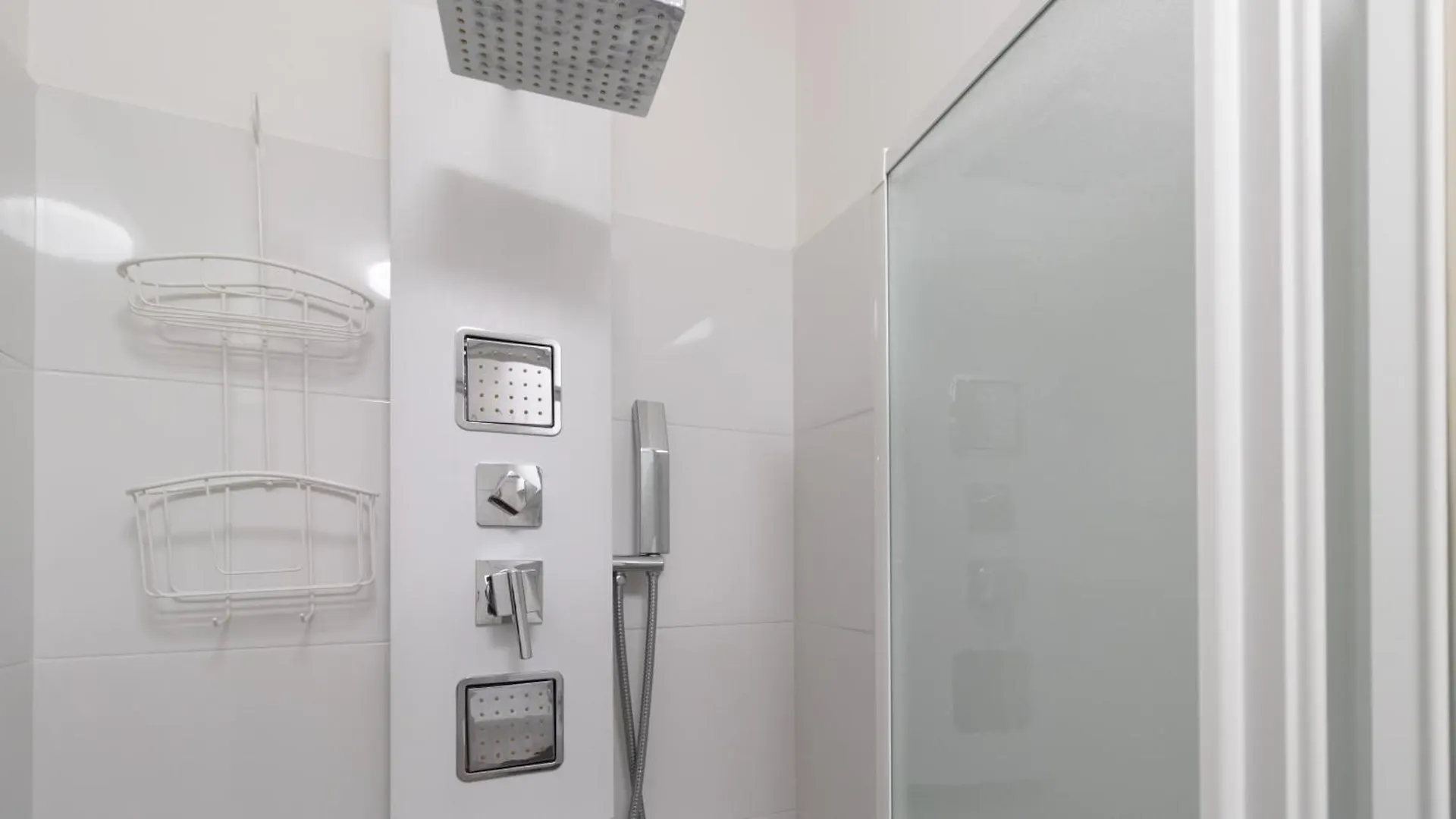 Italianway - Rosmini 11 B Apartment Milan 0*,  Italy